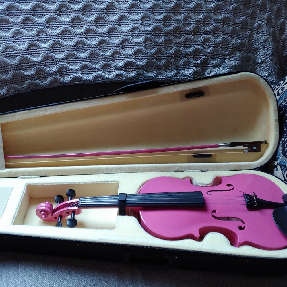 Pink merano violin